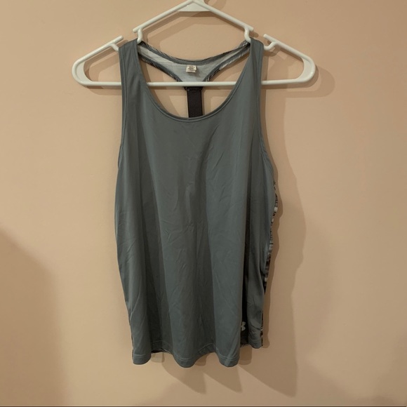 grey under armour tank top - Picture 2 of 3
